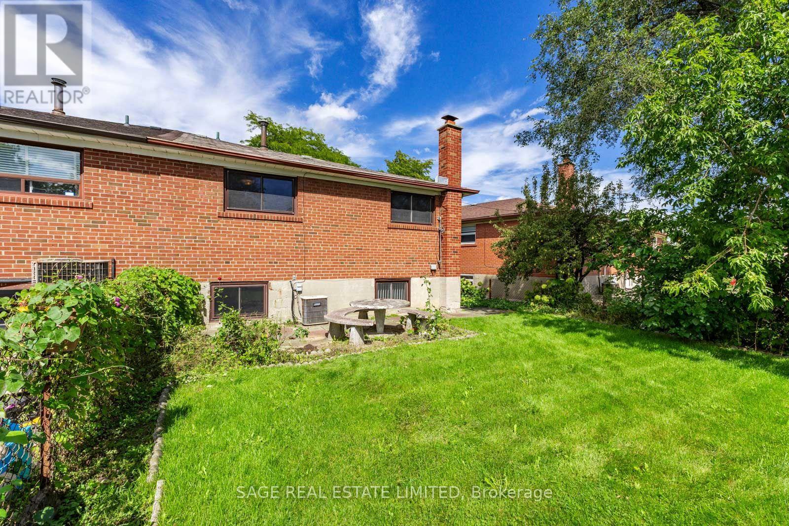 21 DEBBY COURT - 47