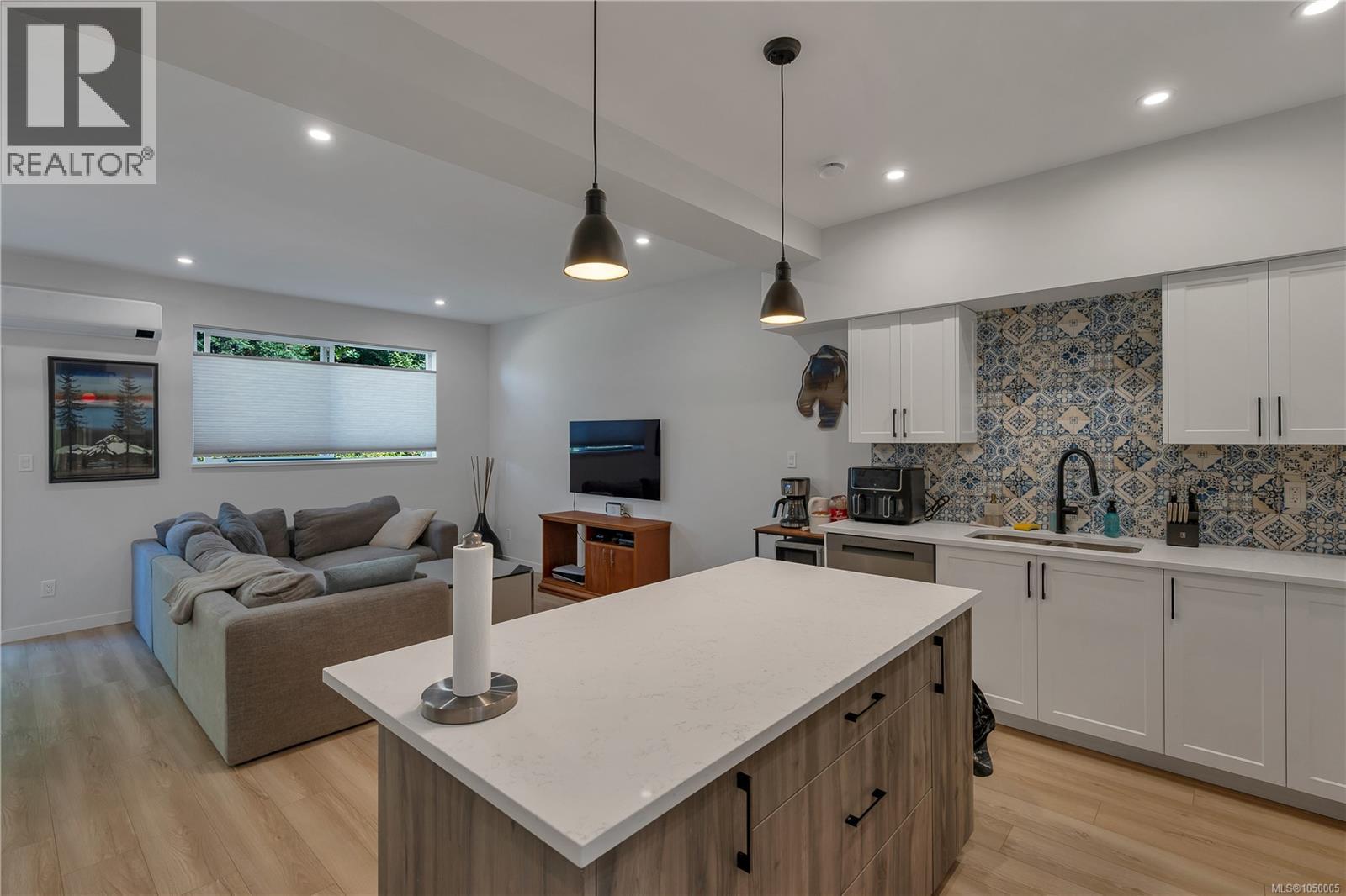 #5 444 Fisher Rd - 7