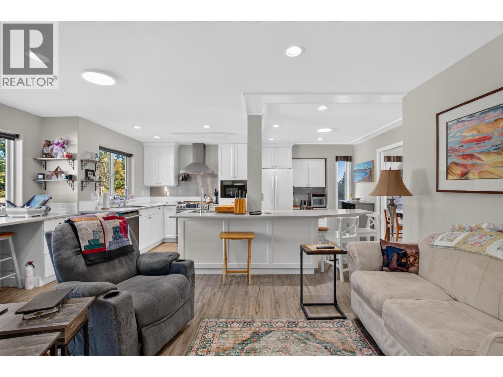 Photo 22 of 40 — 2564 BERNARD ROAD · Prince George, BC
