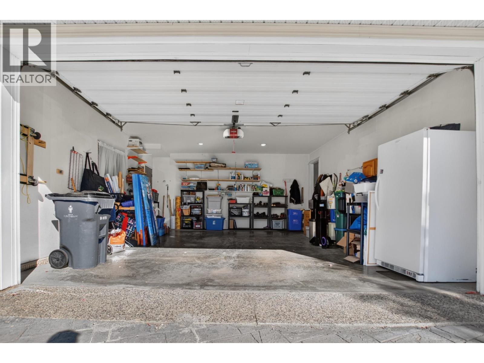 Photo 8 of 40 — 2564 BERNARD ROAD · Prince George, BC