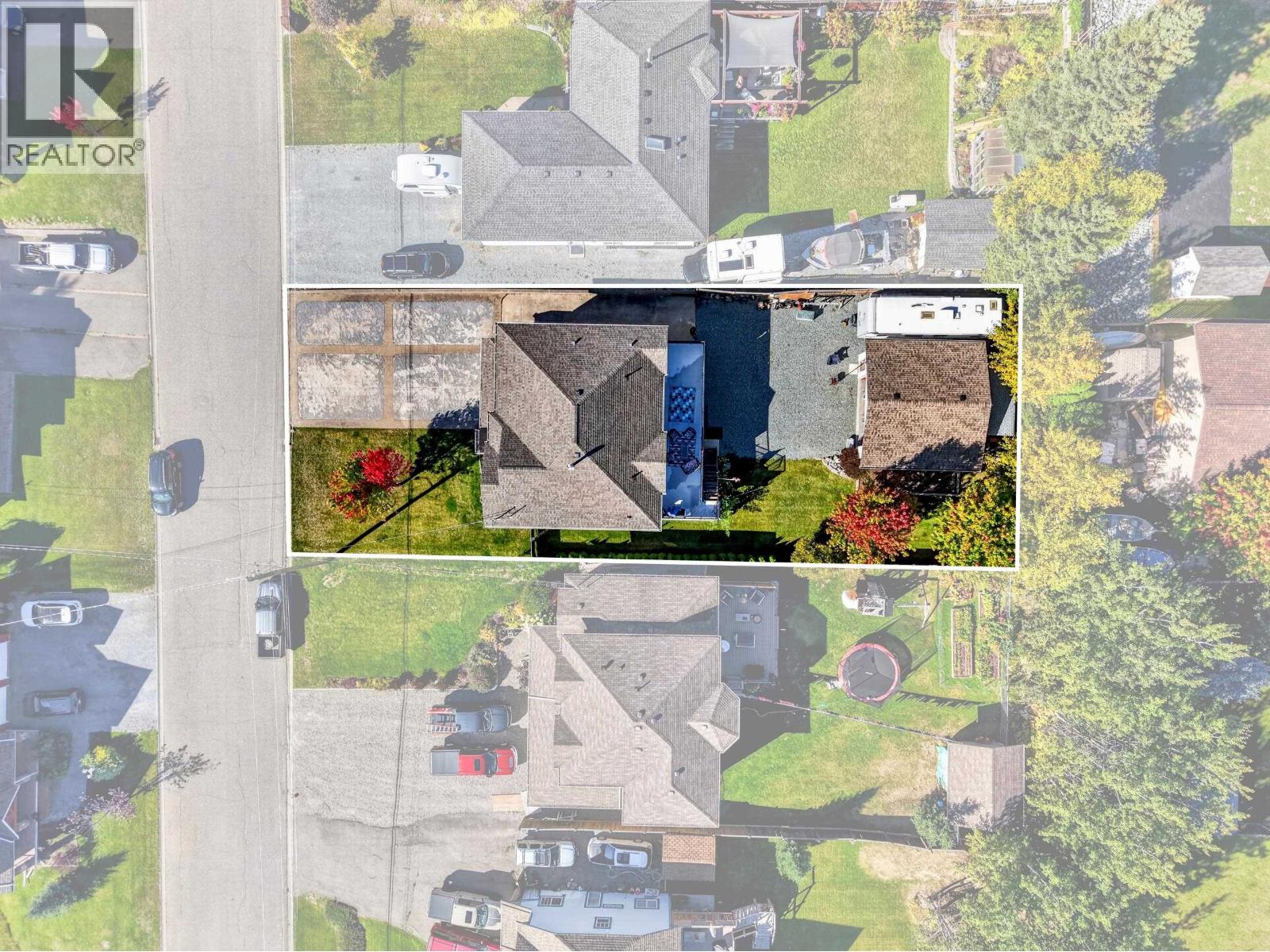 Photo 9 of 40 — 2564 BERNARD ROAD · Prince George, BC