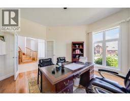 Family room/Fireplace - 498 Clydesdale, Lakeshore, ON N0R1A0 Photo 9