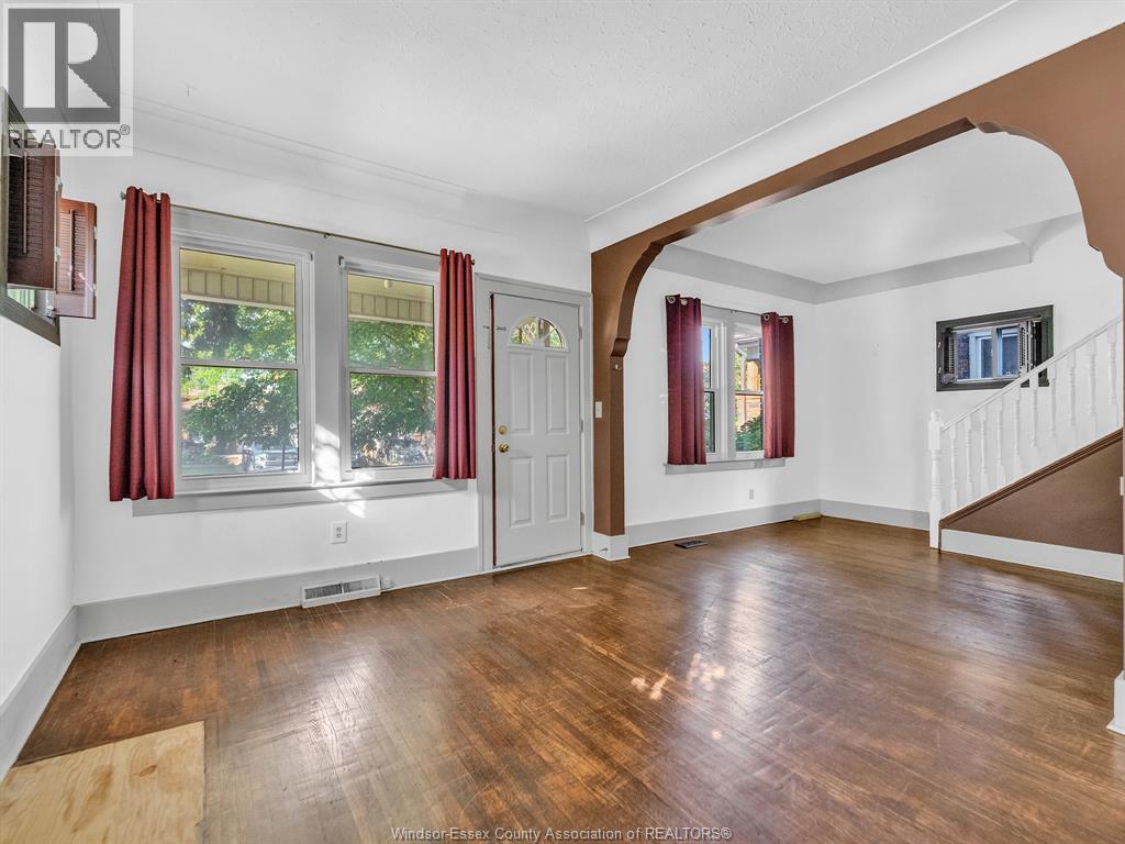 1396 Moy AVENUE - 2