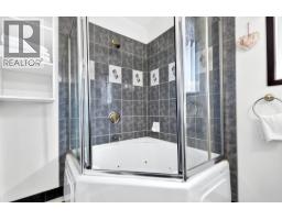 4pc Ensuite bath - 615 Dominion Street, Kamloops, BC V2C2X6 Photo 8