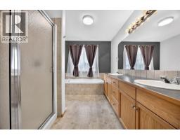 2745 Coopers Manor Sw, Airdrie, AB T4B3J8 Photo 21