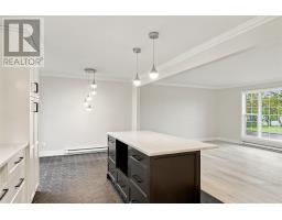 98 Rickenbacker Road thumbnail 10