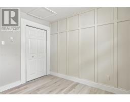 98 Rickenbacker Road thumbnail 15