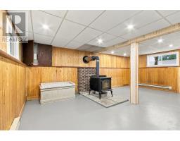98 Rickenbacker Road thumbnail 16
