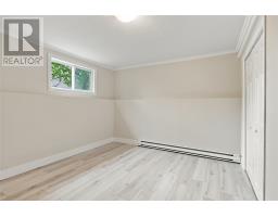 98 Rickenbacker Road thumbnail 20