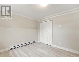 98 Rickenbacker Road thumbnail 21