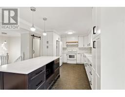 98 Rickenbacker Road thumbnail 7