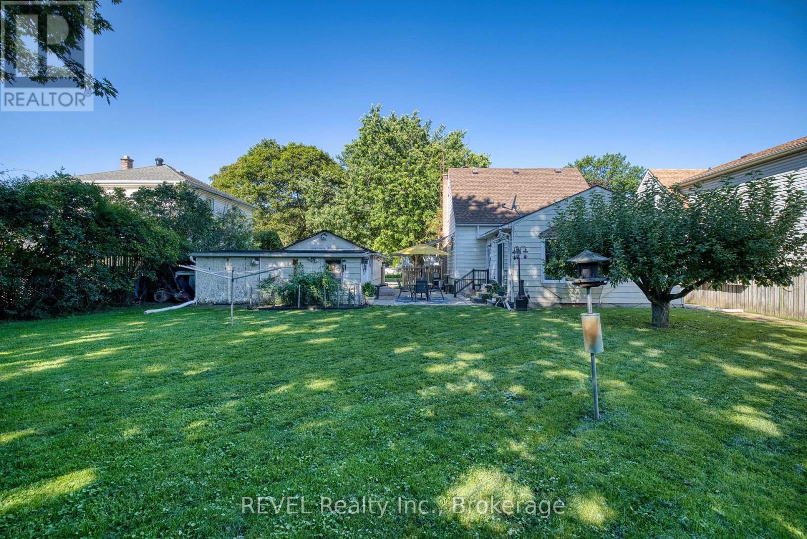5608 GLAMIS CRESCENT - 39