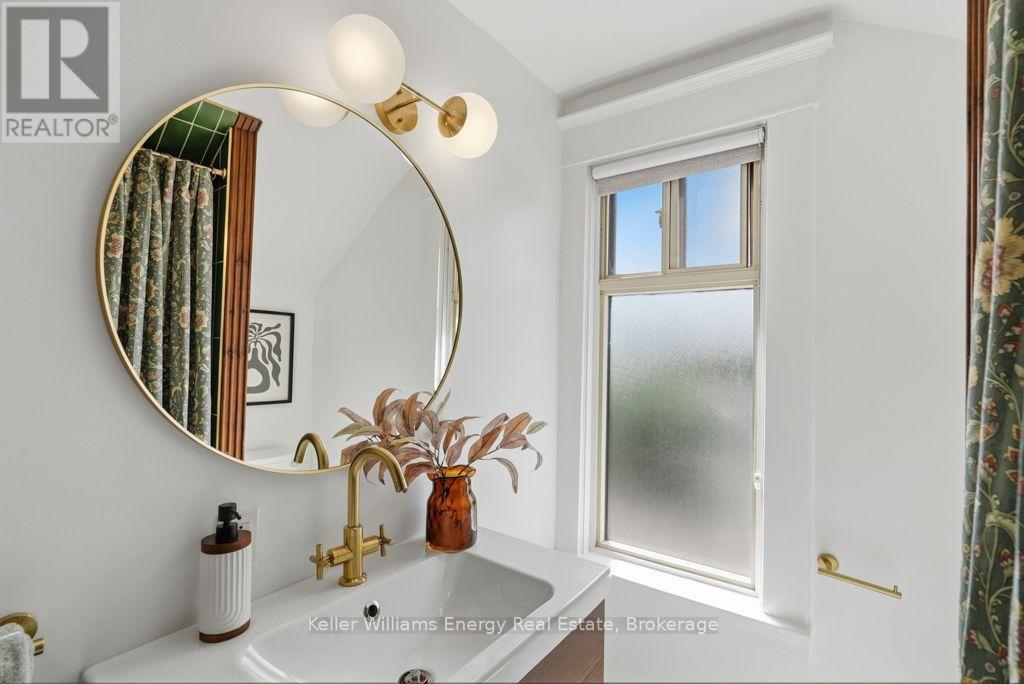 254 BURK STREET - 24