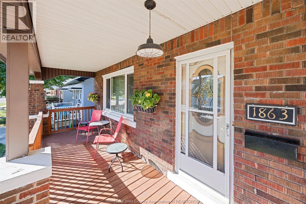 1863 PILLETTE, Windsor, Ontario, N8T1P2, Windsor, Ontario — photo 4 of 5