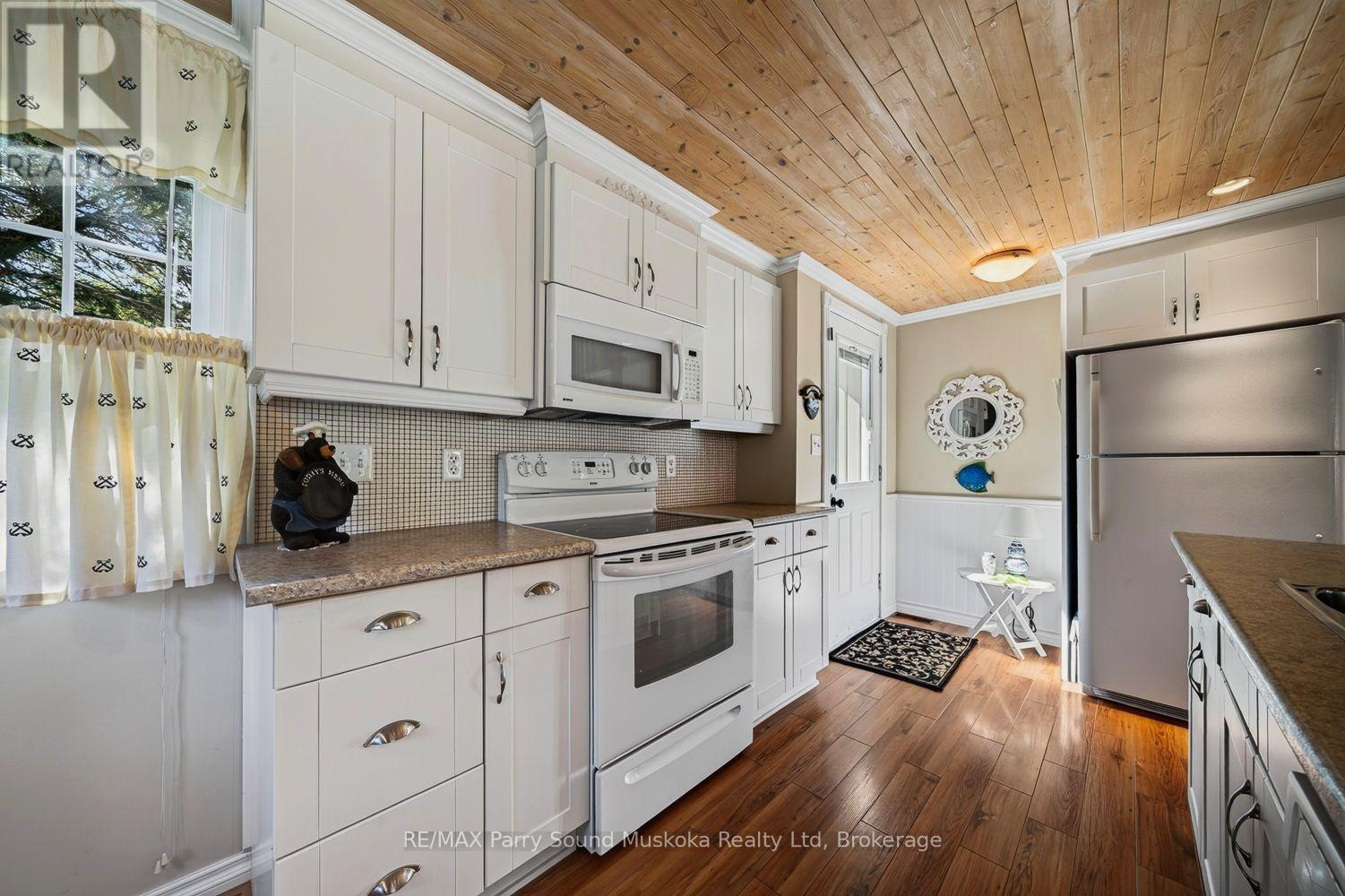 2 ROBINS NEST LANE - 11
