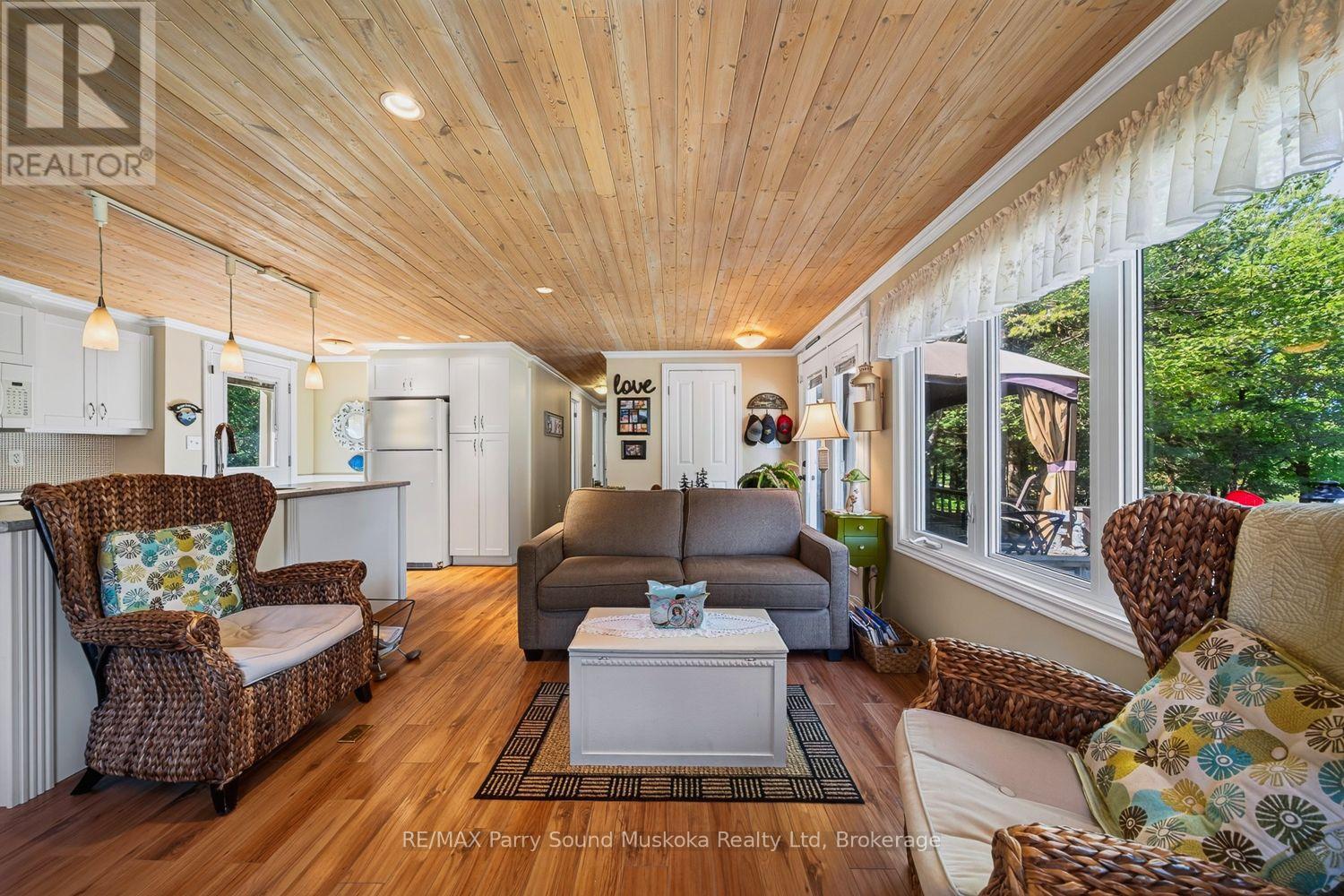 2 ROBINS NEST LANE - 22