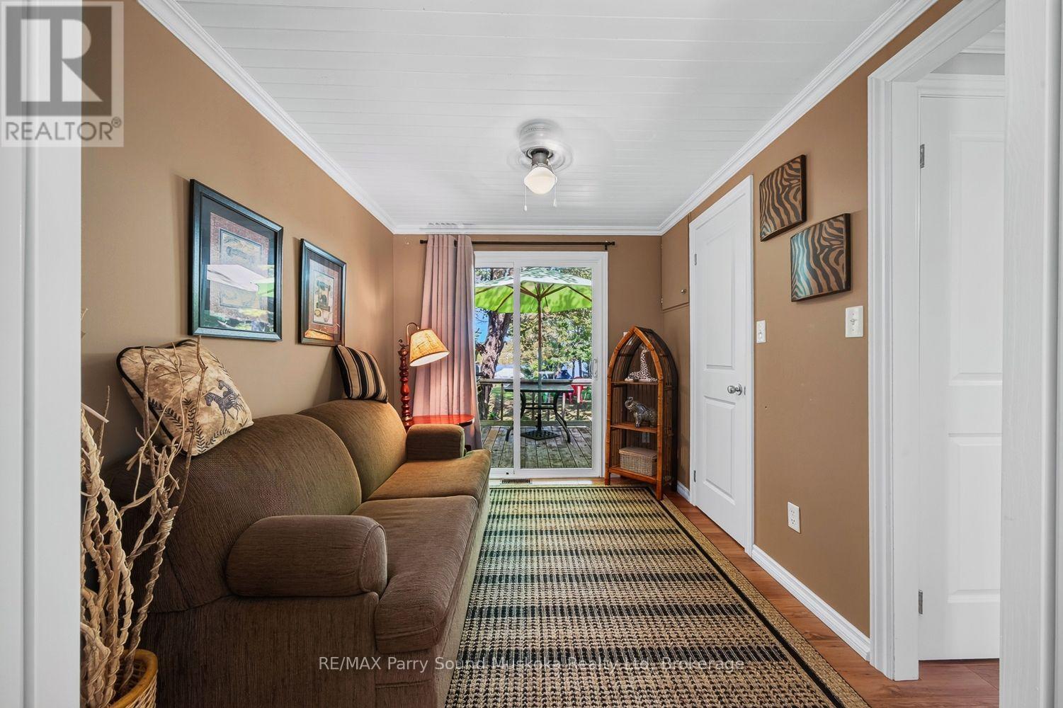 2 ROBINS NEST LANE - 31