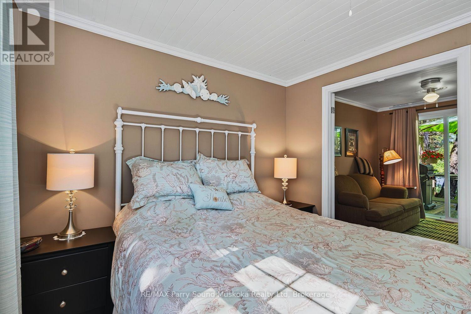 2 ROBINS NEST LANE - 35