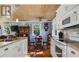2 Robins Nest Lane, Mckellar, ON P2A0B5 Photo 9