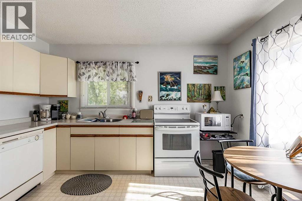 77 9 Street NE - Image 18