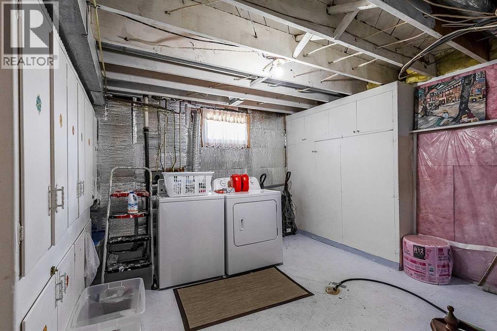 77 9 Street NE - 26