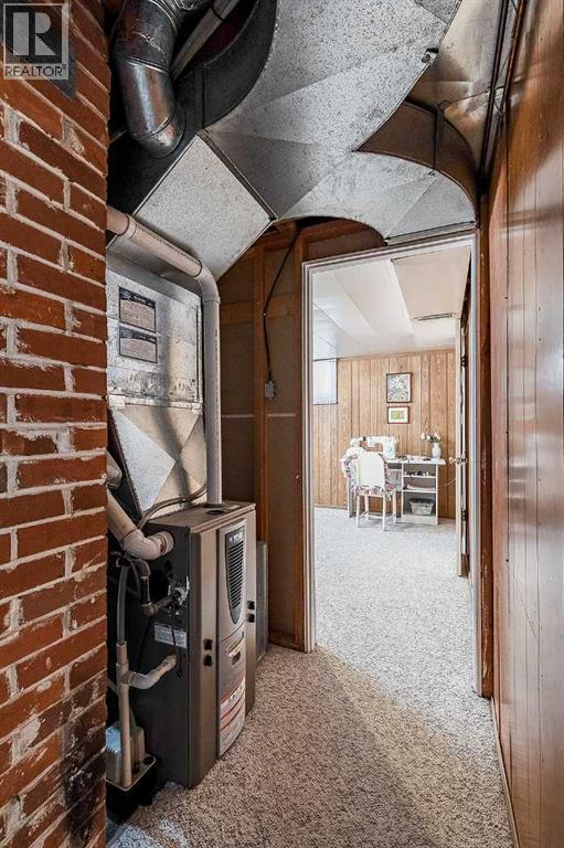 77 9 Street NE - 29