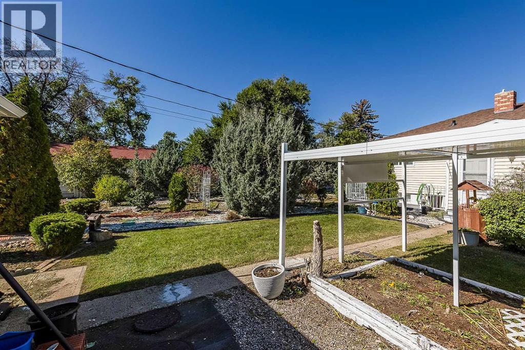 77 9 Street NE - Image 36