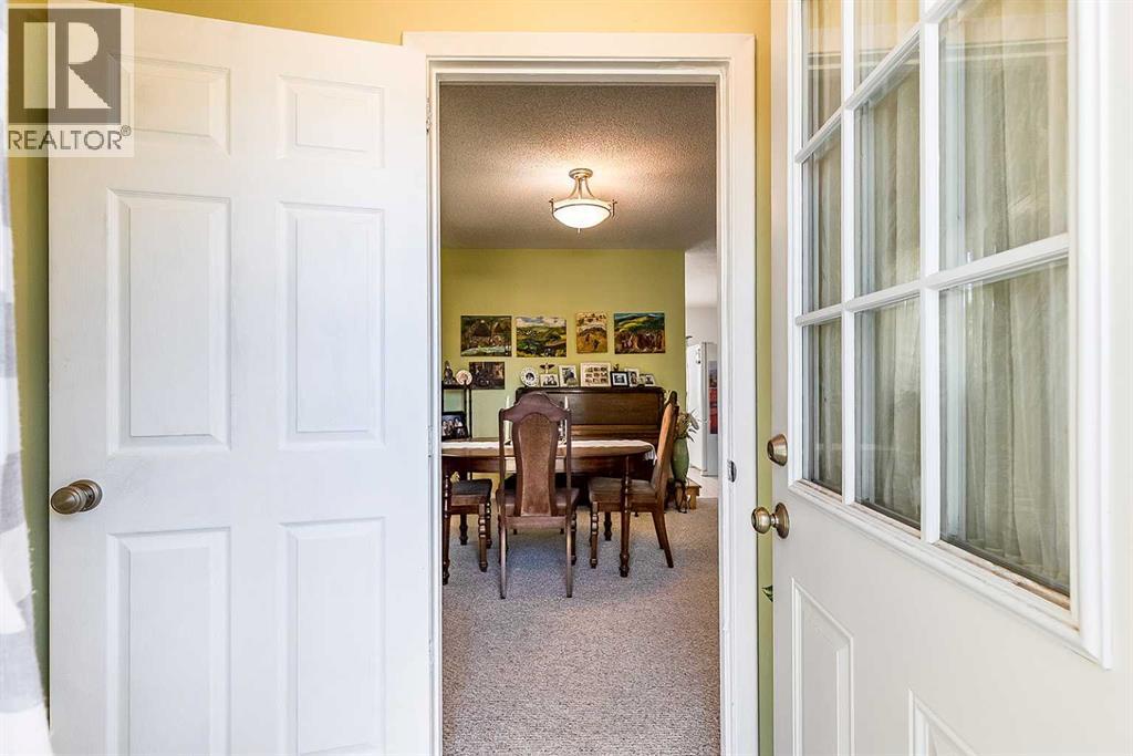 77 9 Street NE - 5