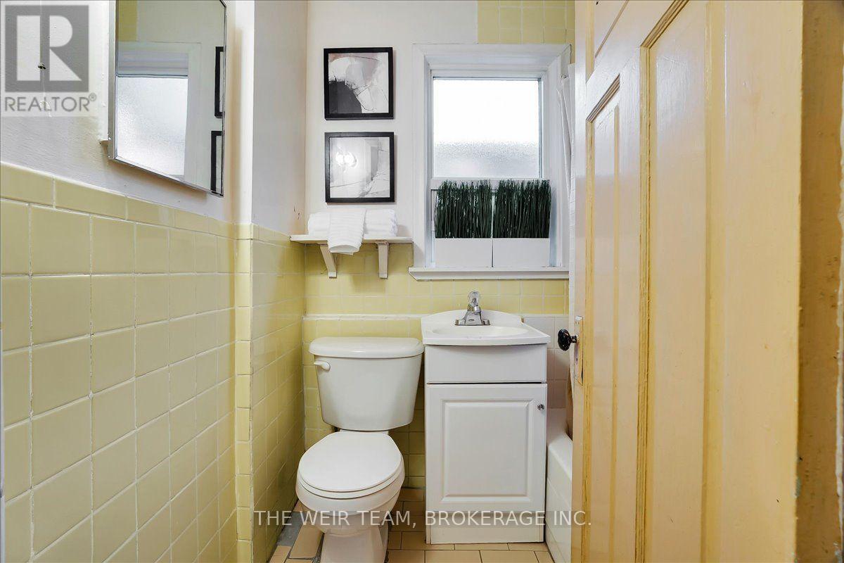 251 ASHDALE AVENUE - Image 15