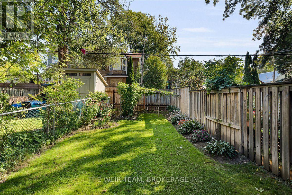 251 ASHDALE AVENUE - Image 21