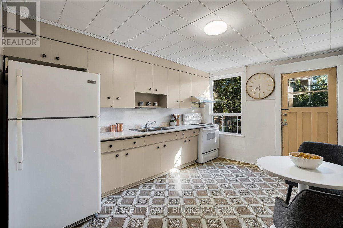 251 ASHDALE AVENUE - Image 8