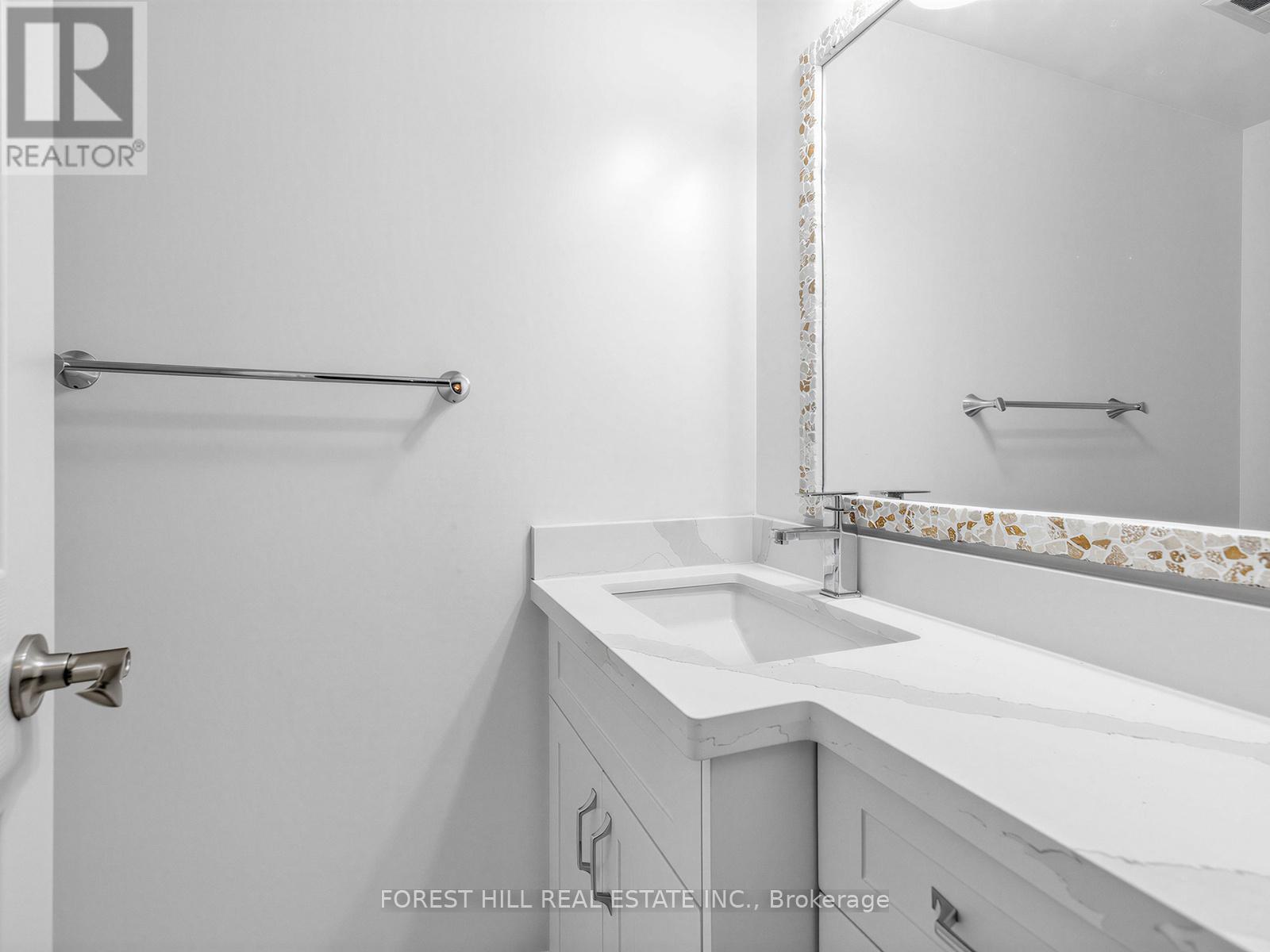 #306 7905 BAYVIEW AVENUE - 27