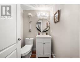 1002 Oaktree Crescent, Newmarket, ON L3X2Z3 Photo 10