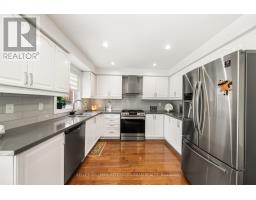 1002 Oaktree Crescent, Newmarket, ON L3X2Z3 Photo 14