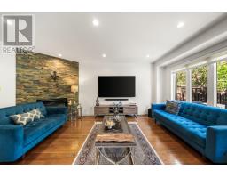 1002 Oaktree Crescent, Newmarket, ON L3X2Z3 Photo 17