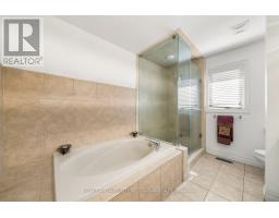 1002 Oaktree Crescent, Newmarket, ON L3X2Z3 Photo 26