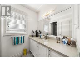 1002 Oaktree Crescent, Newmarket, ON L3X2Z3 Photo 31