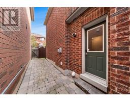 1002 Oaktree Crescent, Newmarket, ON L3X2Z3 Photo 46