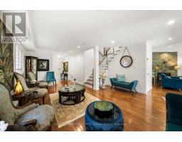 1002 Oaktree Crescent, Newmarket, ON L3X2Z3 Photo 6