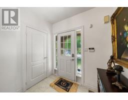 1002 Oaktree Crescent, Newmarket, ON L3X2Z3 Photo 8