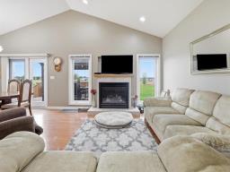 215 Centre Street N, Mitchell, MB R5G1G8 Photo 15
