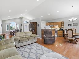 215 Centre Street N, Mitchell, MB R5G1G8 Photo 16