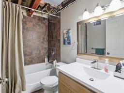215 Centre Street N, Mitchell, MB R5G1G8 Photo 35