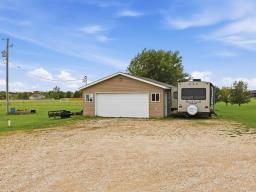 215 Centre Street N, Mitchell, MB R5G1G8 Photo 40
