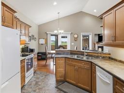 215 Centre Street N, Mitchell, MB R5G1G8 Photo 9