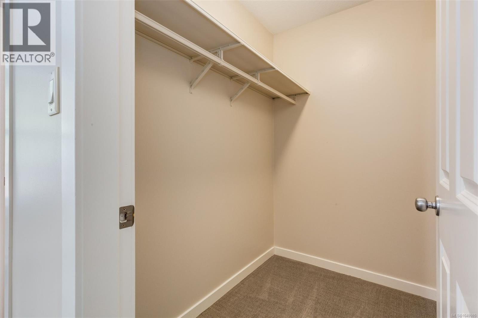 821 Park Ave - Image 28