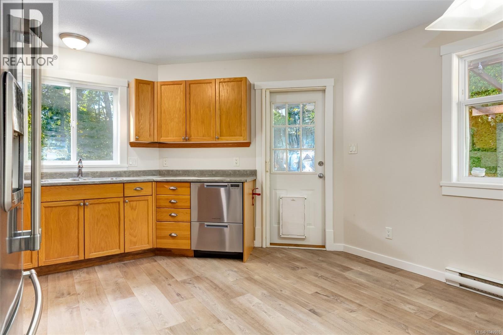 821 Park Ave - Image 19