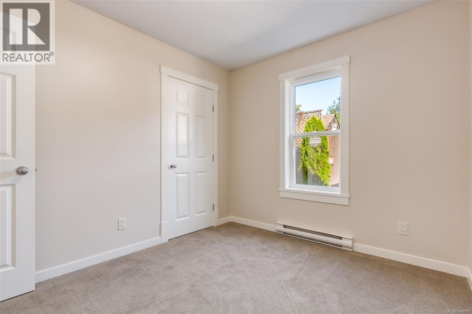 821 Park Ave - Image 35