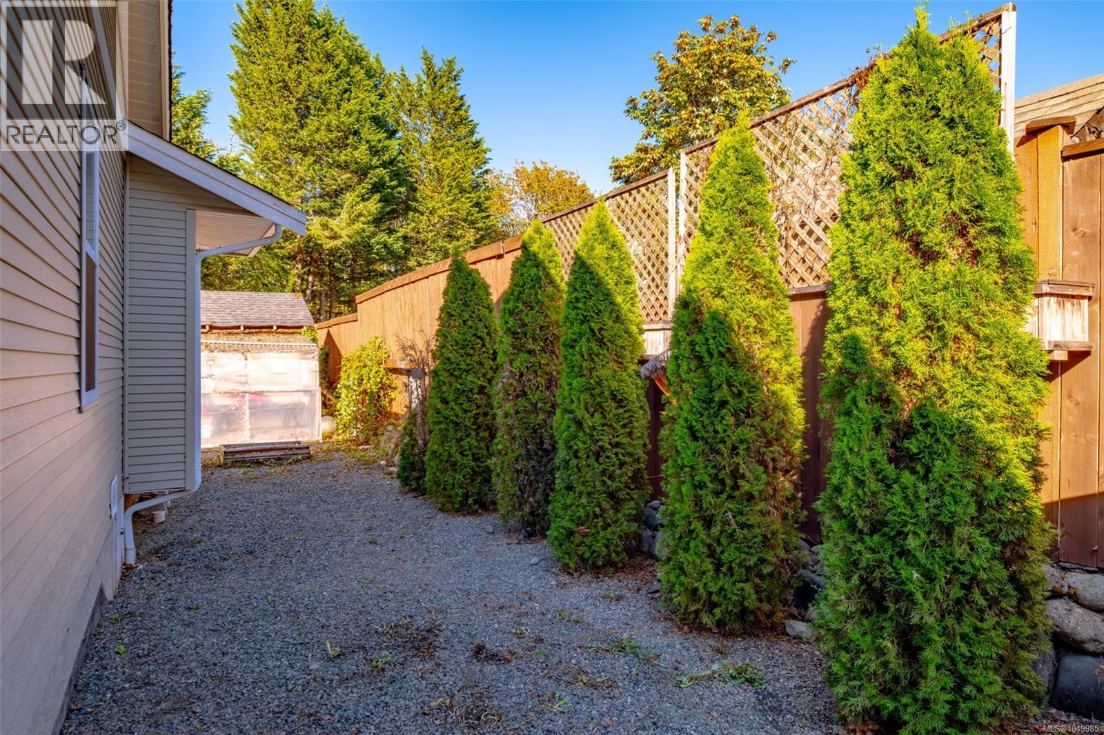 821 Park Ave - Image 43