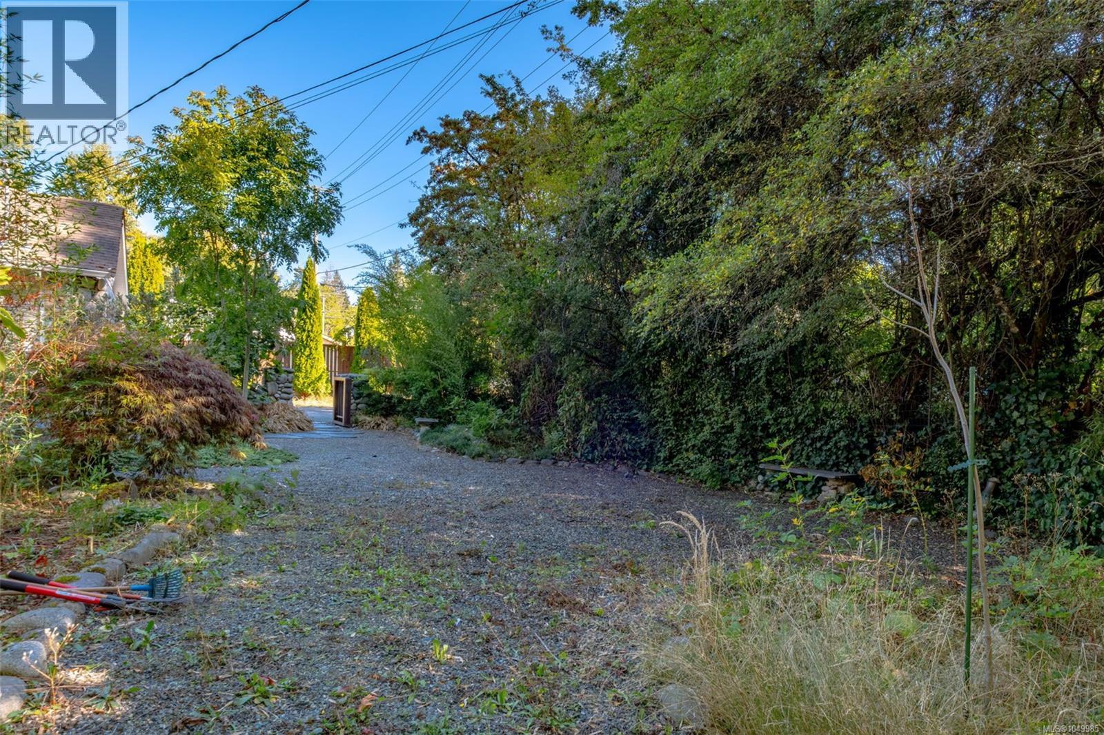 821 Park Ave - Image 47